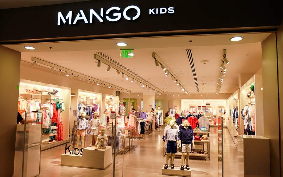 Mango儿童服装店门头